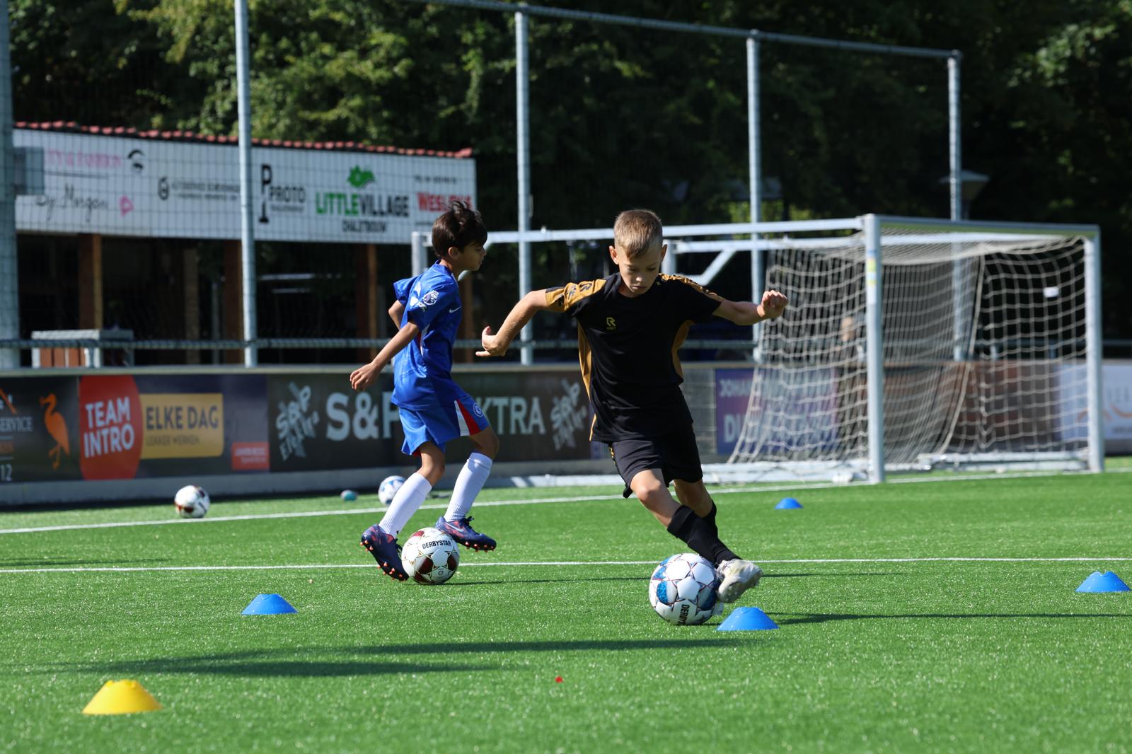 Training bij Voetbalschool Houtrust